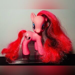 2010 MLP G4 Pinkie Pies Boutique 6” Figure with Black/White/Pink Hair/Balloons